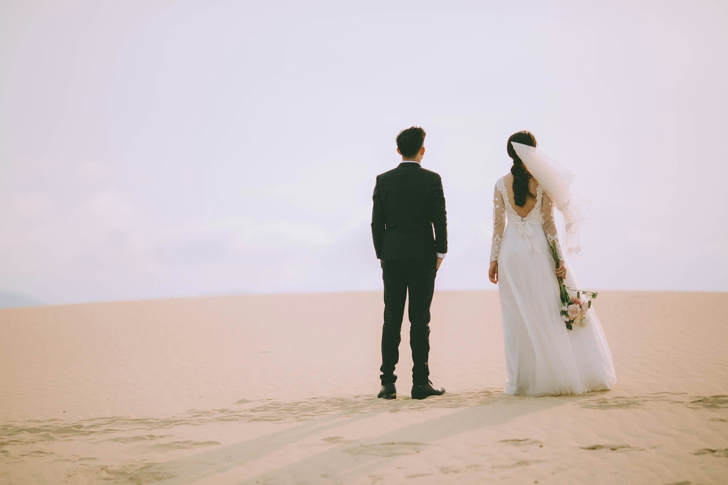 Couple on the dunes of Mũi Né